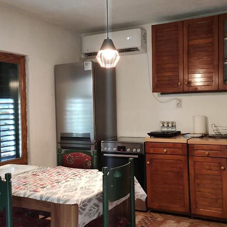 Jovanov Residence - Remote & Accessible Dolna Matka エクステリア 写真
