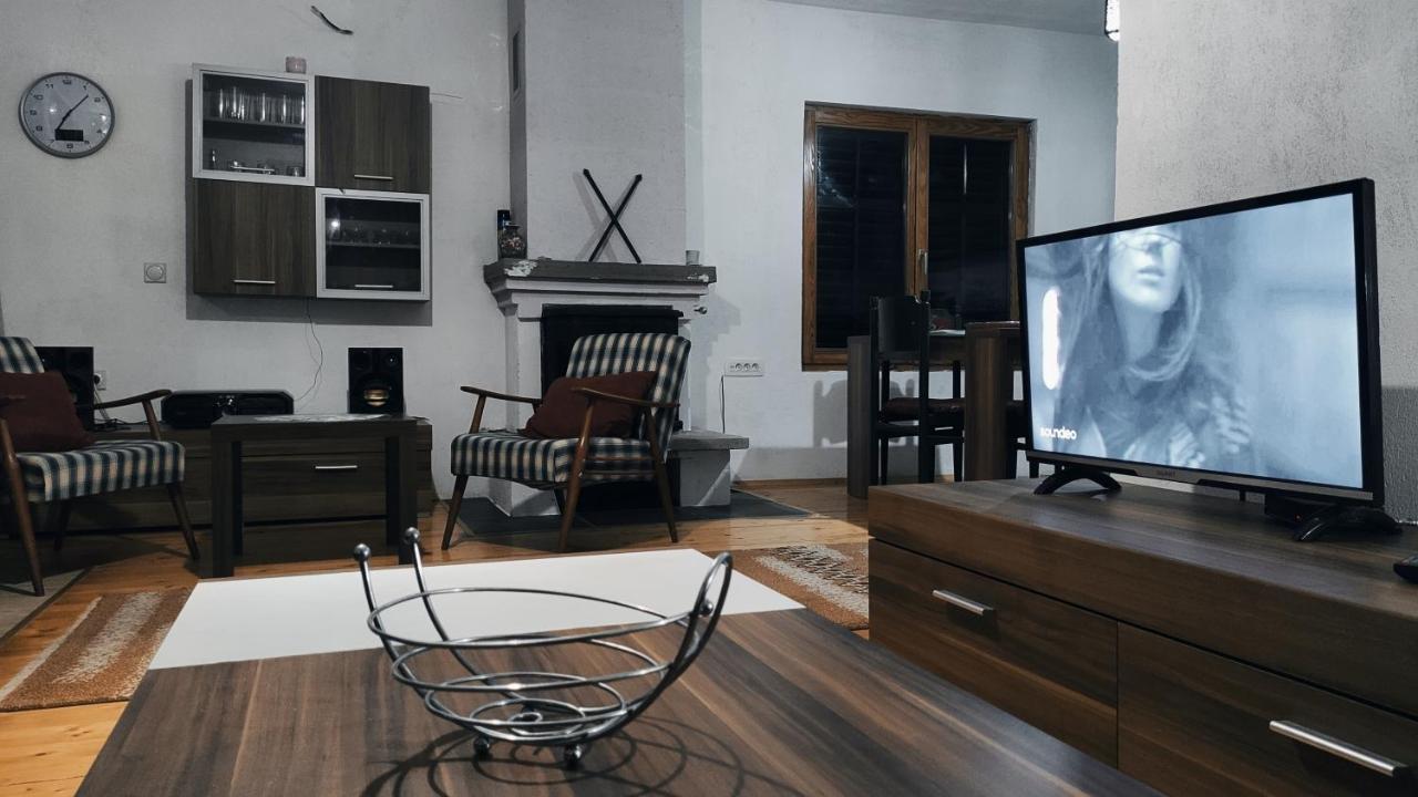 Jovanov Residence - Remote & Accessible Dolna Matka エクステリア 写真