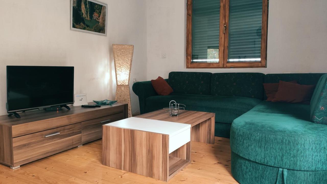 Jovanov Residence - Remote & Accessible Dolna Matka エクステリア 写真
